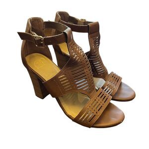 Heart in D Heeled Gladiator Sandals Ankle Buckle Brown 10